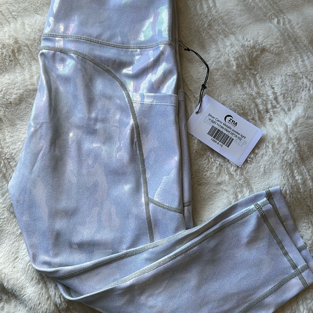 NWT ZYIA crop metallic leggings